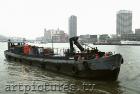 barge--river-thames